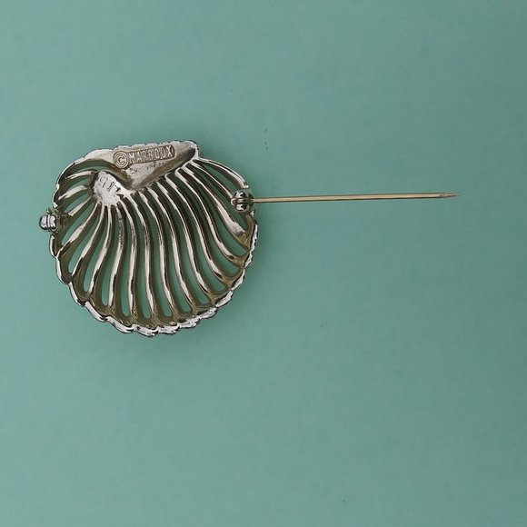 Vintage Marboux gold tone faux pearl brooch - Picture 10 of 16